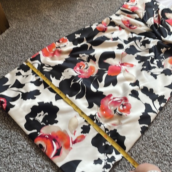 White House, Black market floral satin dress - Picture 8 of 14